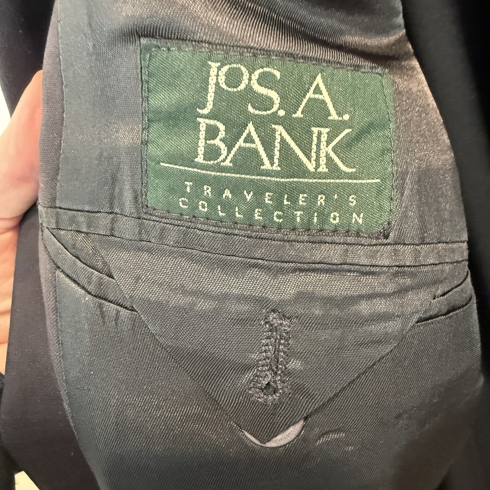 Jos A Bank Traveler Mens 48R 98% Wool Blend Suit Navy W/Pant 42X26.5 Cuffed - Picture 2 of 14